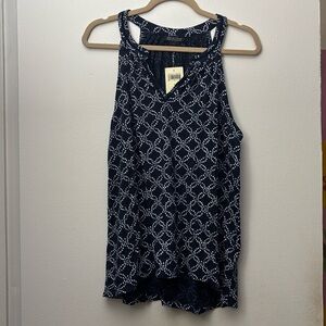 Lucky Brand sleeveless vneck top sz Large NWT